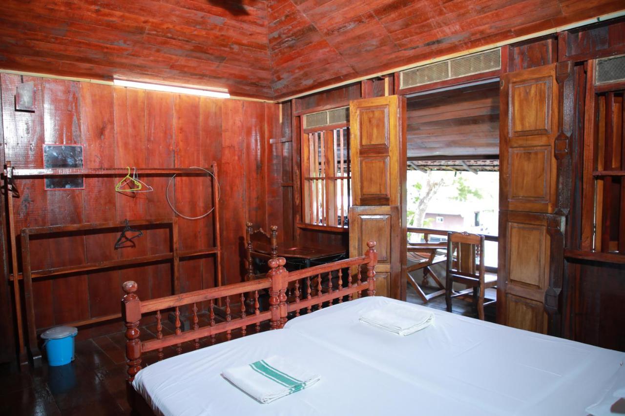 Malayalam Lake Resort Alappuzha Екстериор снимка