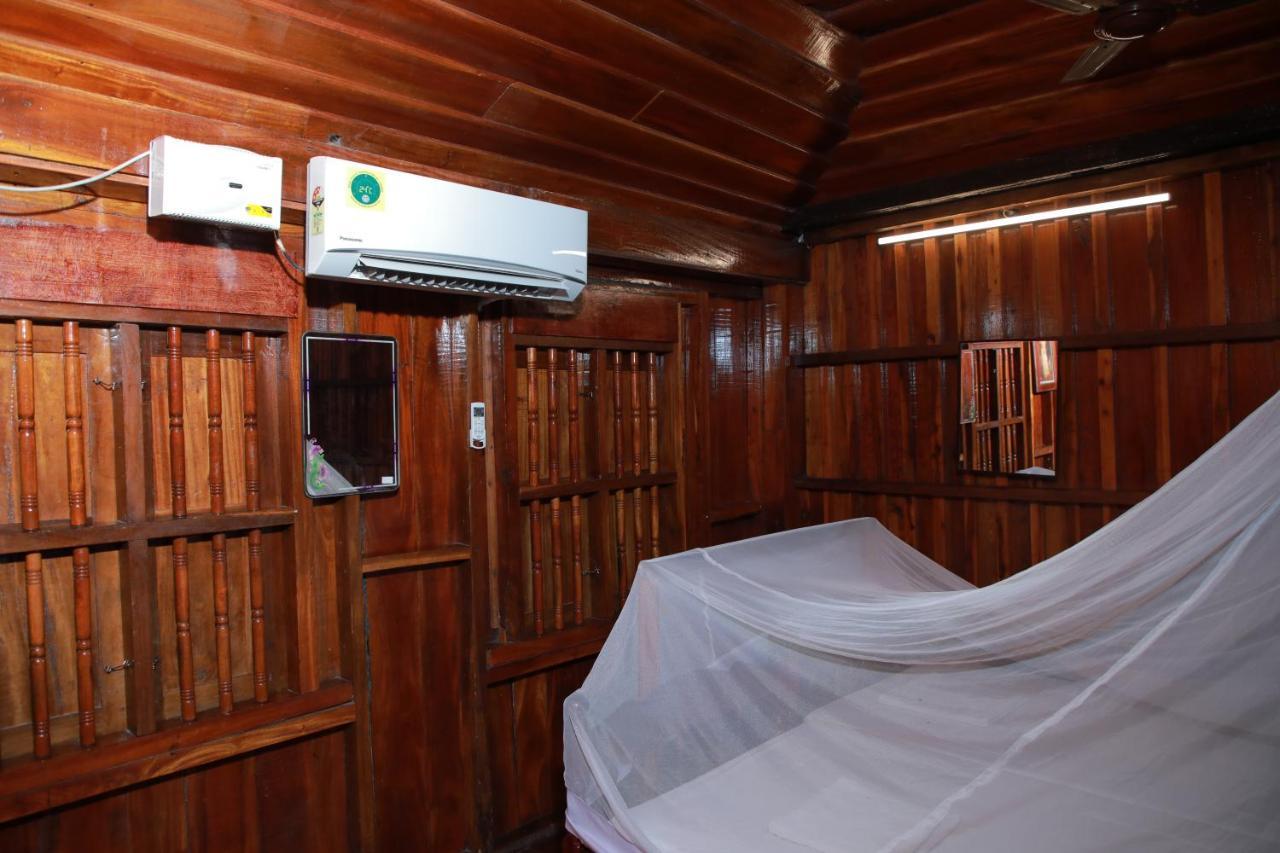 Malayalam Lake Resort Alappuzha Екстериор снимка
