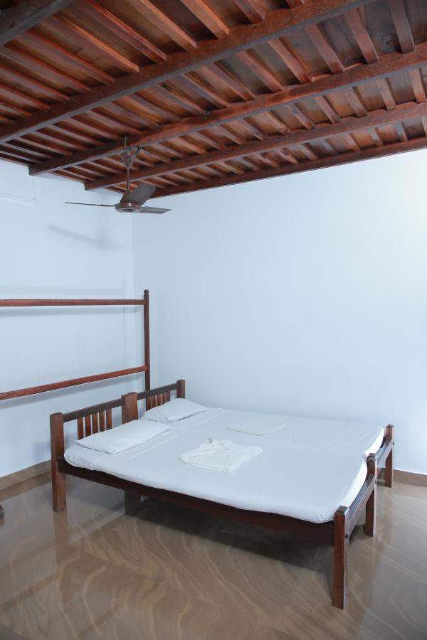 Malayalam Lake Resort Alappuzha Екстериор снимка