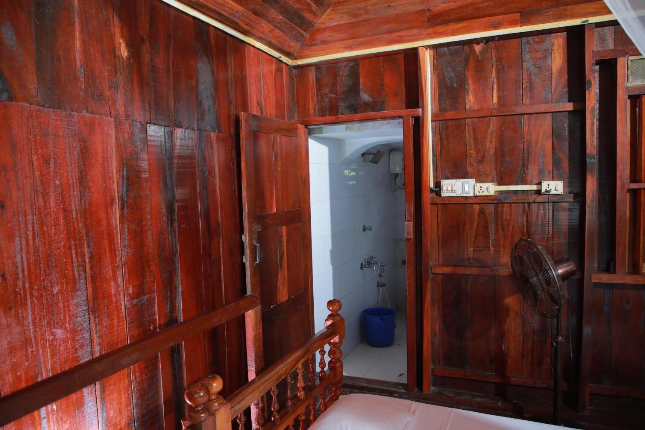 Malayalam Lake Resort Alappuzha Екстериор снимка