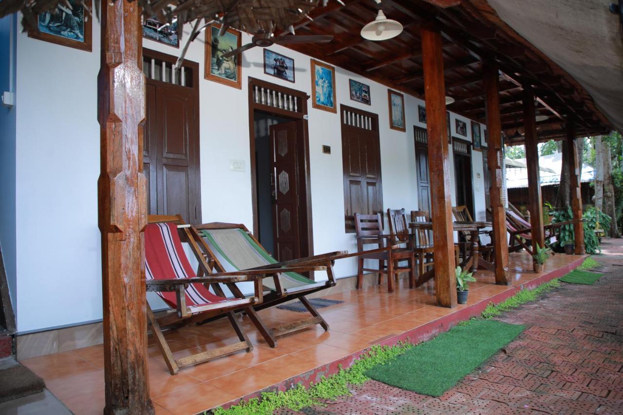 Malayalam Lake Resort Alappuzha Екстериор снимка