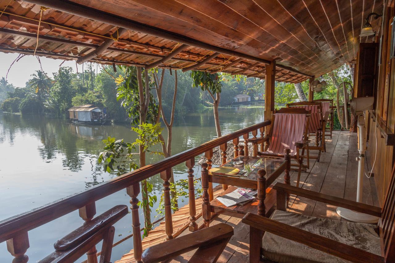 Malayalam Lake Resort Alappuzha Екстериор снимка