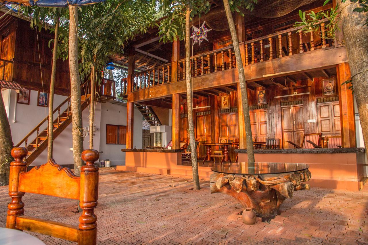 Malayalam Lake Resort Alappuzha Екстериор снимка